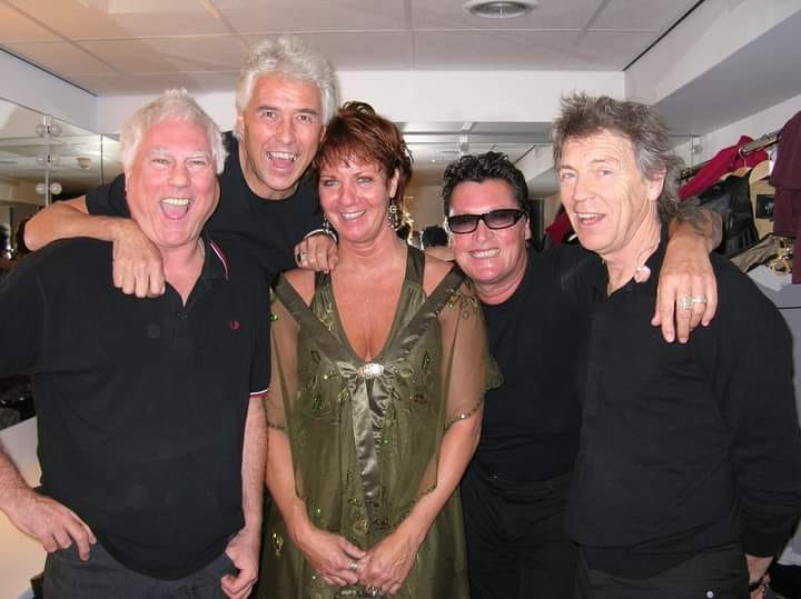 Golden Earring with fan Wendeline van Stijn backstage September 29 2007 Vlaardingen - Stadsgehoorzaal